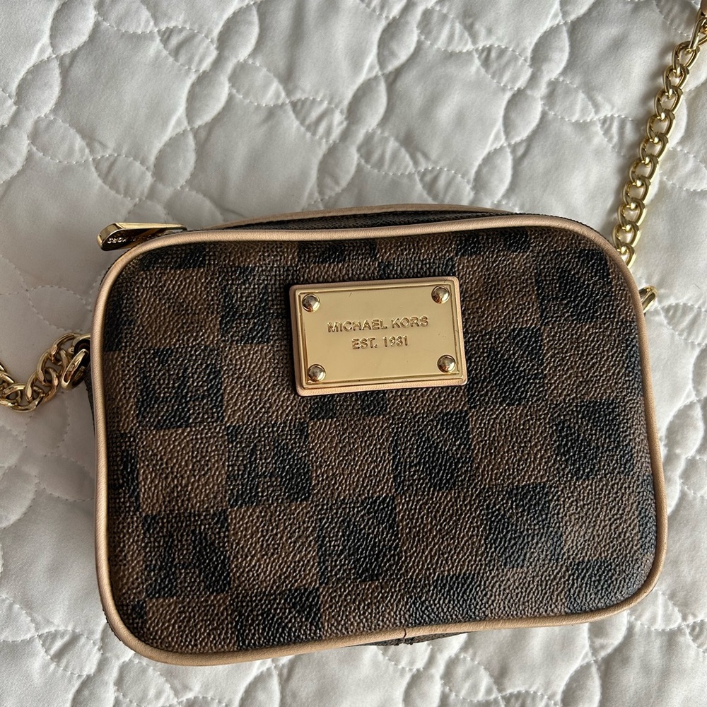 Michael Kors jet set mini crossbody bag